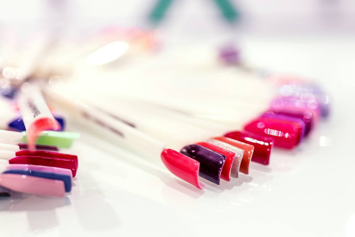 Why Your Manicure Fails (And How an Even Polish Primer Fixes It)