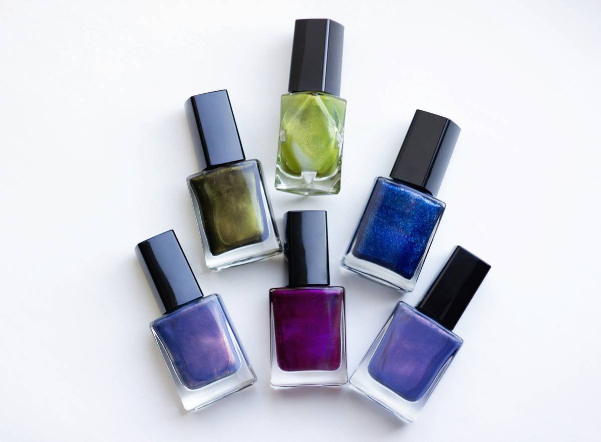 Why Your Manicure Fails in 48 Hours (And How a Seamless Polish Base Saves It)